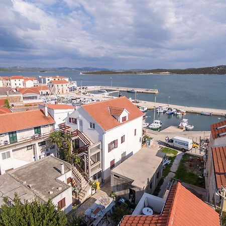 Apartments Mili - Near The Sea And The Centar Of Place Бетина Екстериор снимка