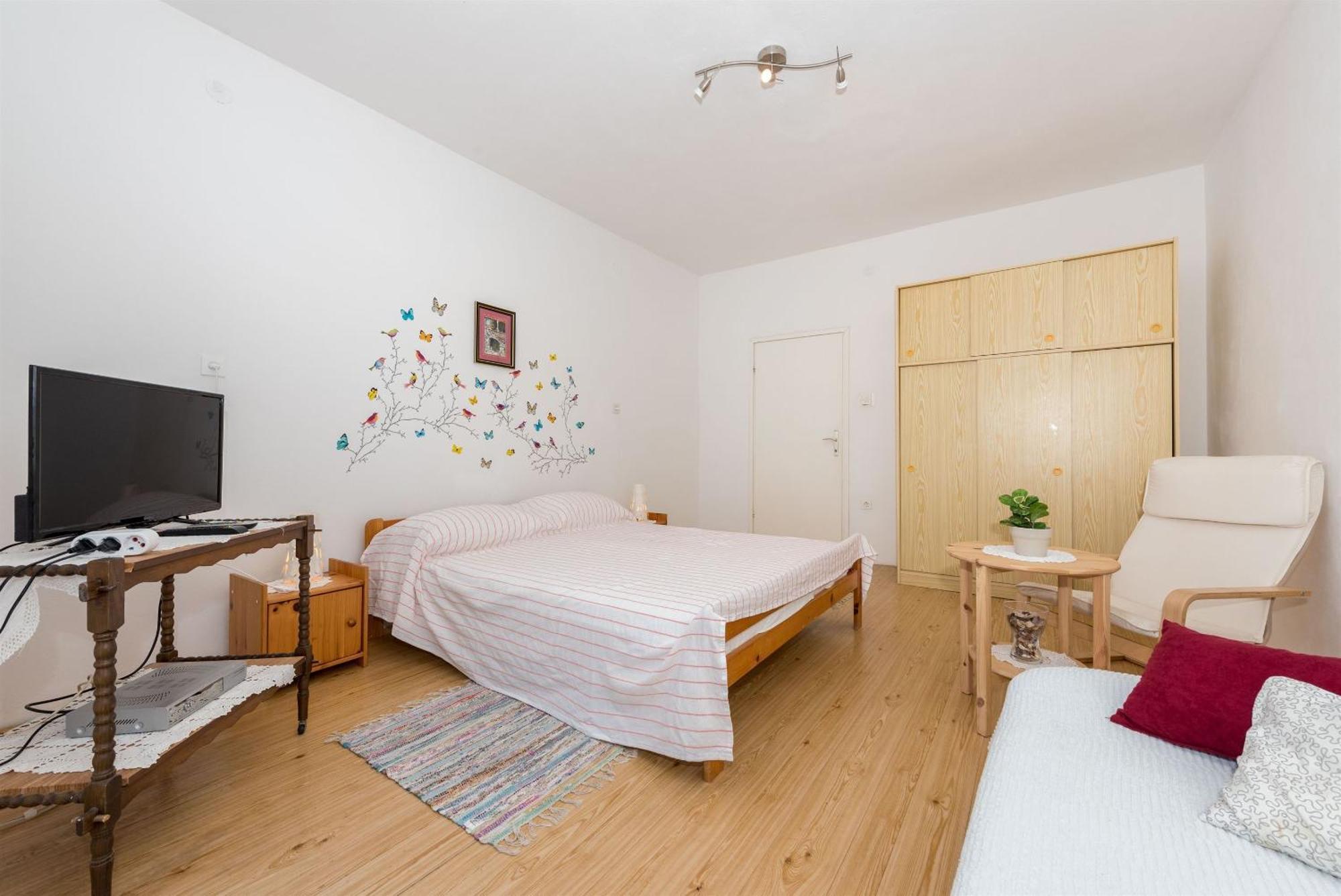 Apartments Mili - Near The Sea And The Centar Of Place Бетина Екстериор снимка