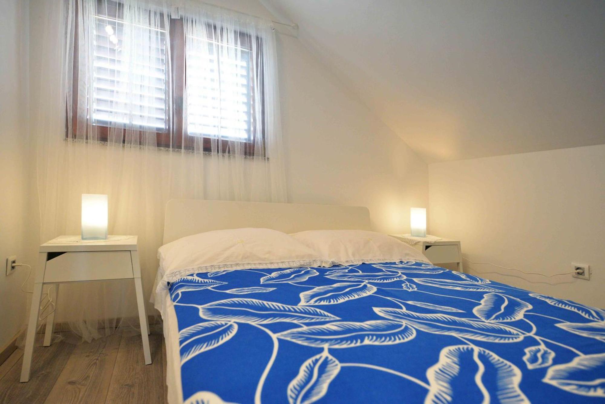 Apartments Mili - Near The Sea And The Centar Of Place Бетина Екстериор снимка