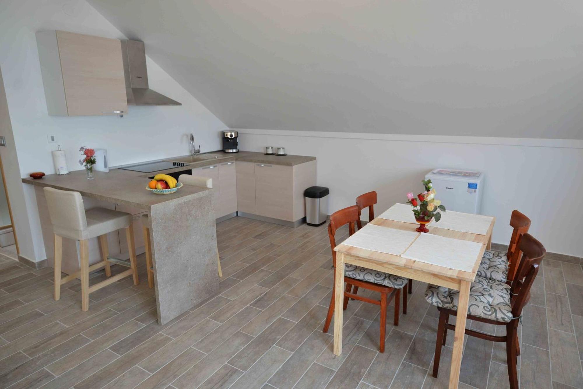 Apartments Mili - Near The Sea And The Centar Of Place Бетина Екстериор снимка