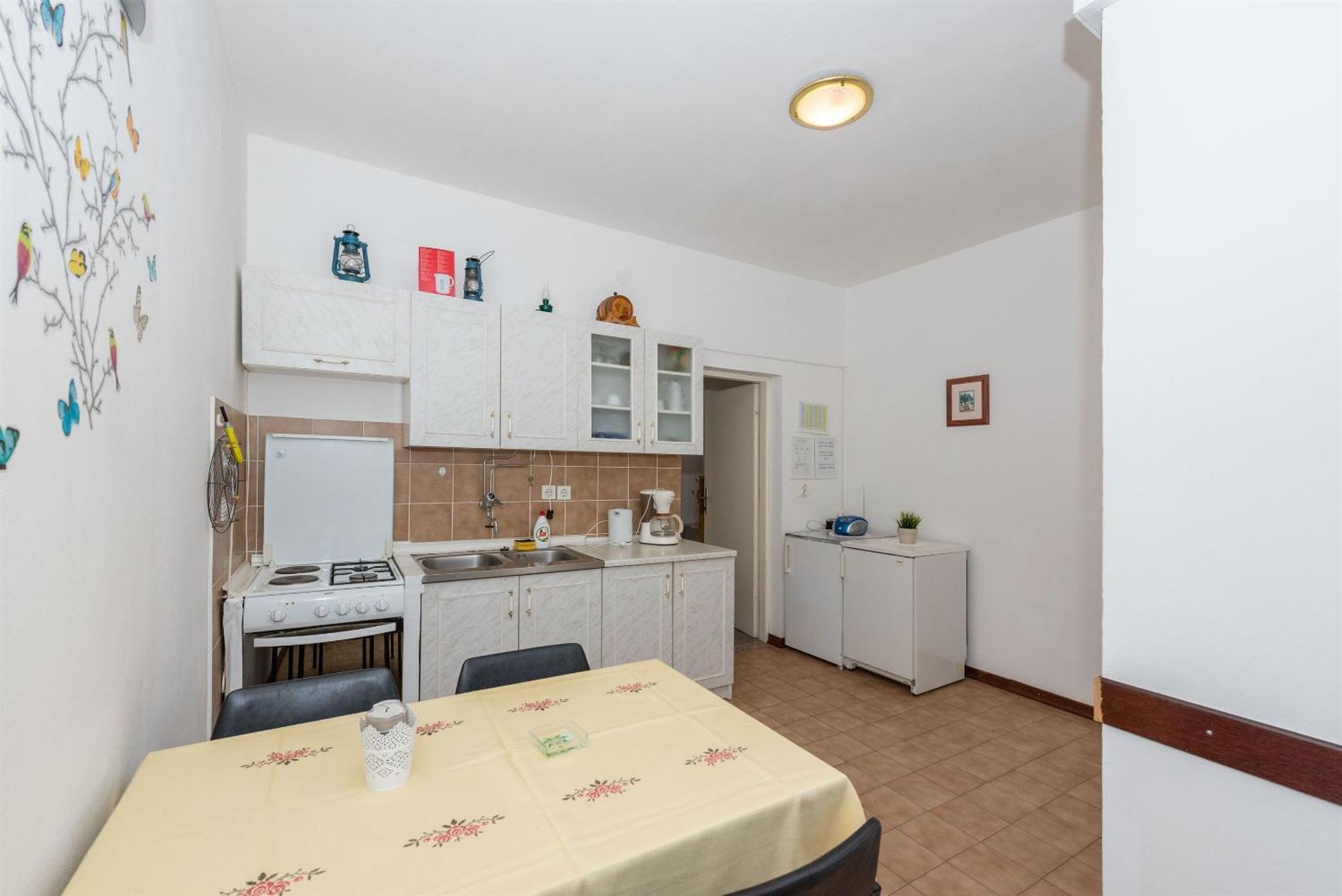 Apartments Mili - Near The Sea And The Centar Of Place Бетина Екстериор снимка