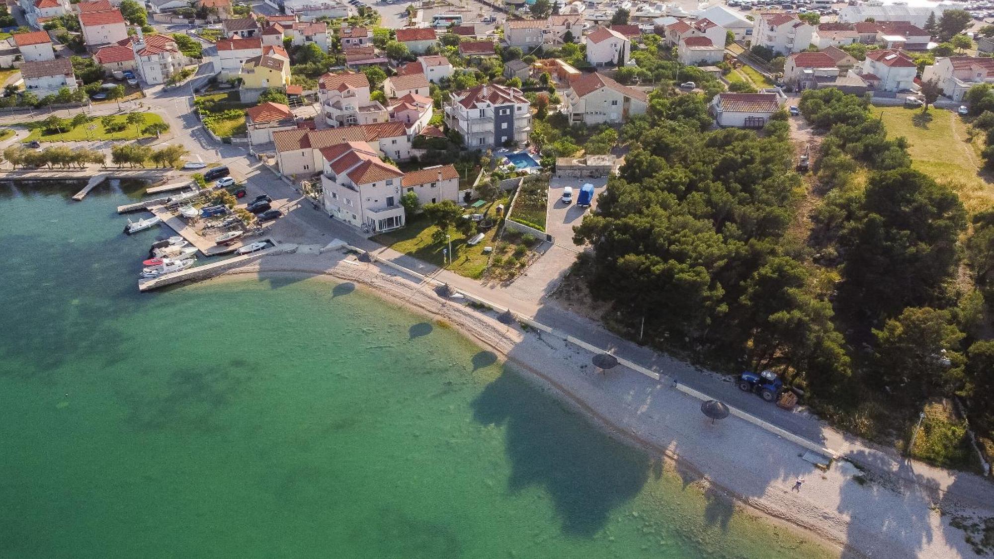 Apartments Mili - Near The Sea And The Centar Of Place Бетина Екстериор снимка